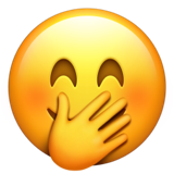 Rosto com a mão sobre a boca