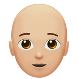 pessoa: pele morena clara e careca