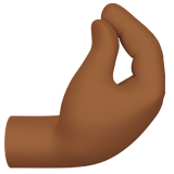 dedos comprimidos: pele morena escura