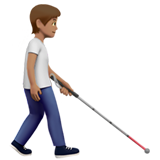 pessoa com bengala para cego: pele morena e de frente para a direita