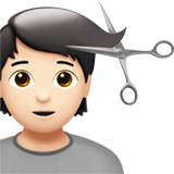 pessoa cortando o cabelo: pele clara